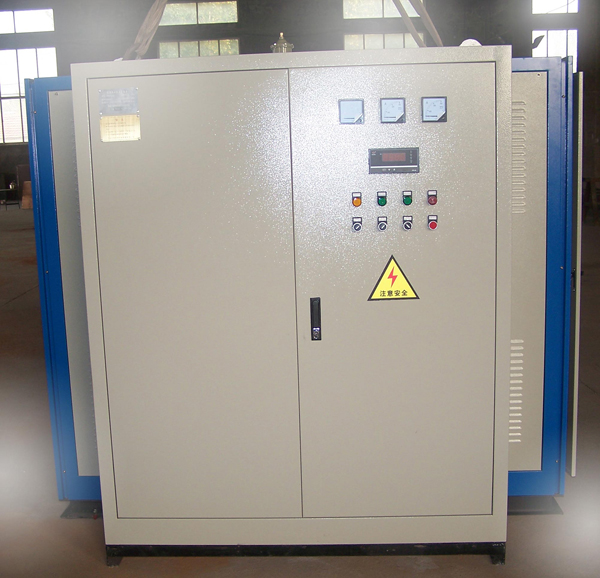 全自動(dòng)350KW電熱水機(jī)組